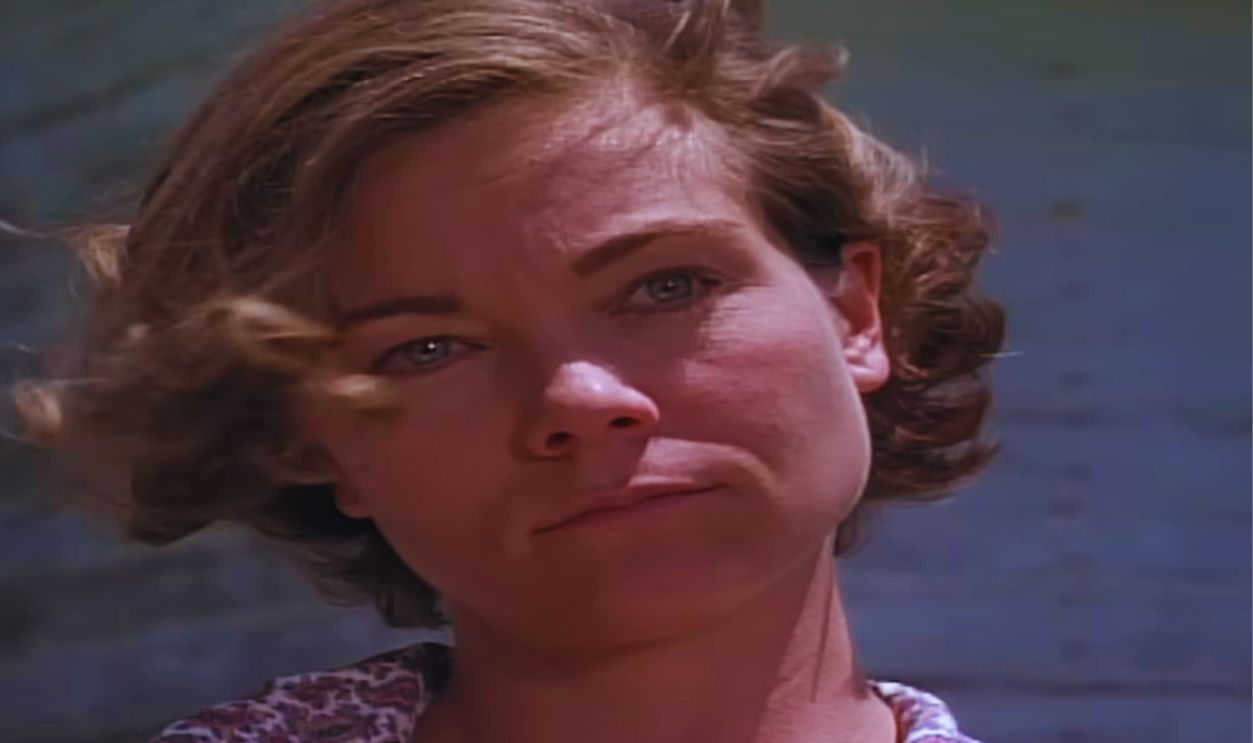 Screenshot from Public Enemies (1996)