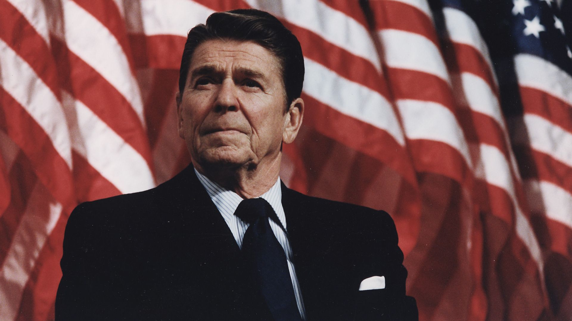 File:Photograph of President Reagan speaking at a Rally for Senator Durenberger in Bloomington, Minnesota - NARA - 198527.jpg
