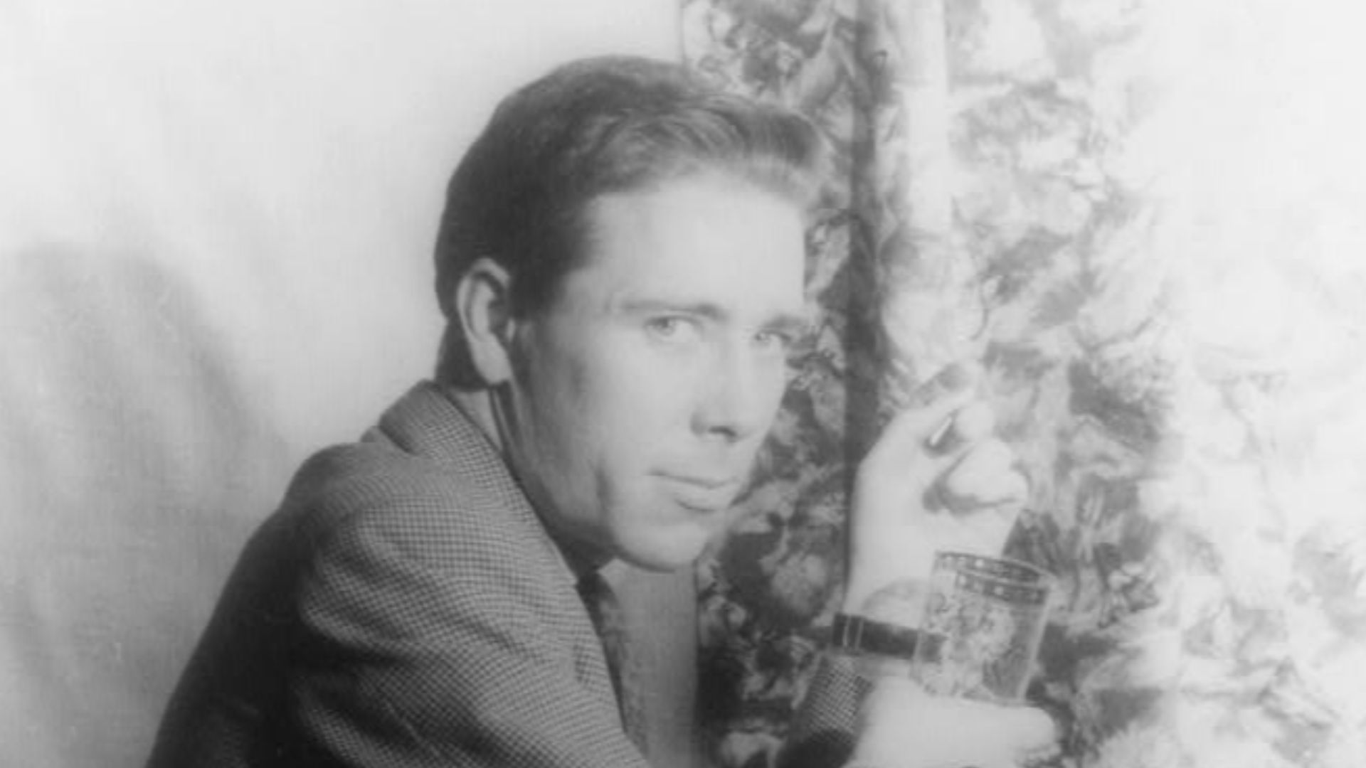 Title: Portrait of Antony Armstrong-Jones
Physical description: 1 photographic print : gelatin silver.

Notes: Gift; Carl Van Vechten Estate; 1966.; Title derived from information on verso of photographic print.; Also available on microfilm.; Van Vechten 