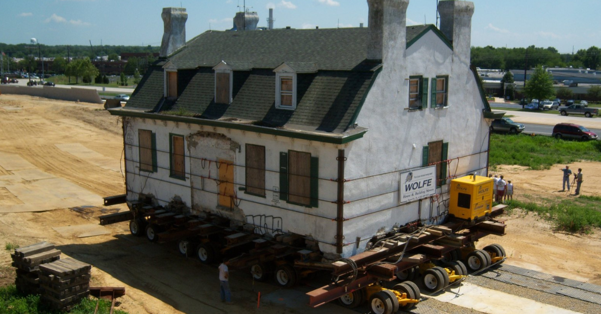 Wolfe House & Building Movers uses the Buckingham Power Dolly System to move a house in Newark, Delaware