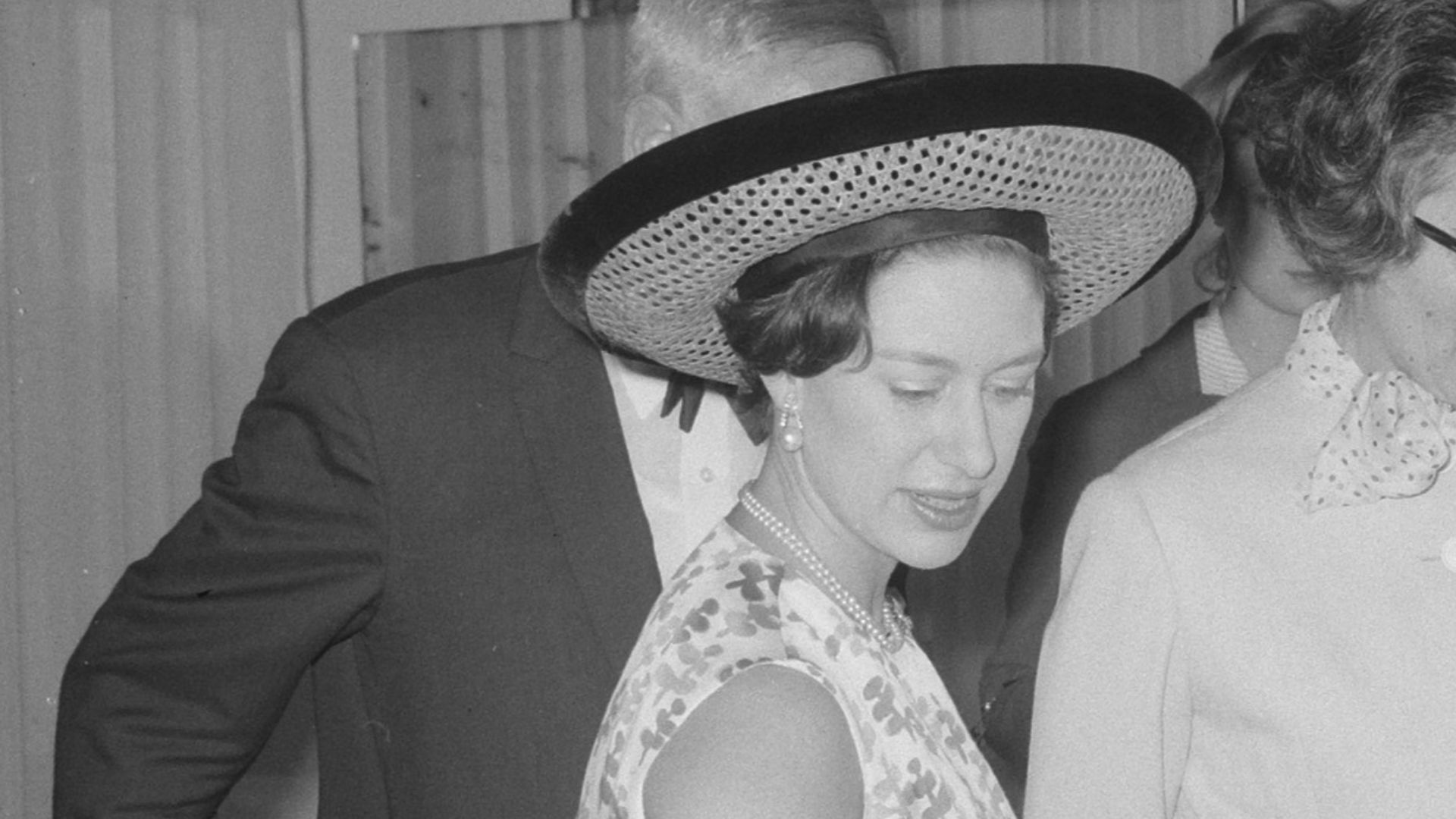 Collectie / Archief : Fotocollectie Anefo
Reportage / Serie : [ onbekend ]
Beschrijving : Prinses Margaret en Lord Snowdon winkelen in Leidsestraat, tijdens het winkelen
Datum : 14 mei 1965
Trefwoorden : winkels
Persoonsnaam : Margaret, prinses van Groot-