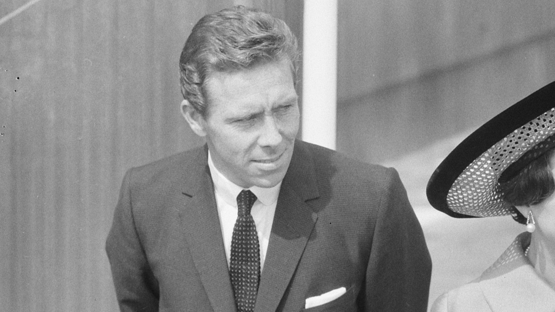 Collectie / Archief : Fotocollectie Anefo
Reportage / Serie : [ onbekend ]
Beschrijving : Aankomst Prinses Margaret en Lord Snowdon in de haven van Amsterdam, hier verwelkomd door burgemeester Van Hal
Datum : 14 mei 1965
Locatie : Amsterdam, Noord-Holland