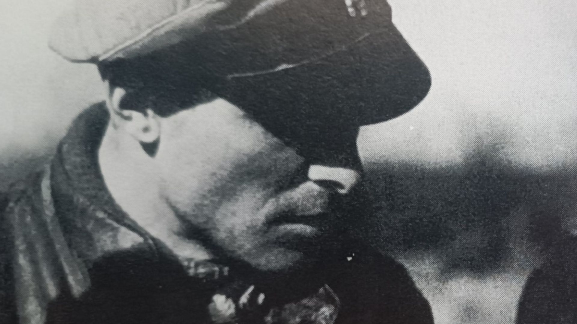 Il tenente colonnello Joachim Peiper e il tenente colonnello Martin Gross durante l'offensiva del lago Balaton