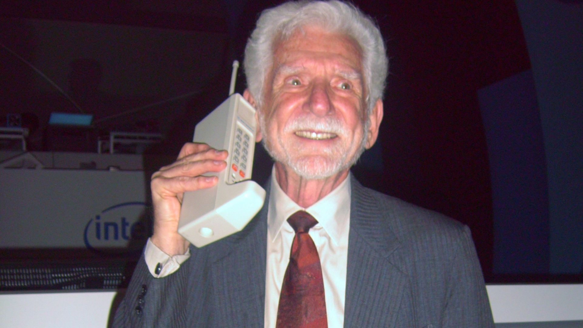 Dr. Martin Cooper, the inventor of the cell phone, with DynaTAC prototype from 1973 while at e21 Forum in Taipei International Convention Center.