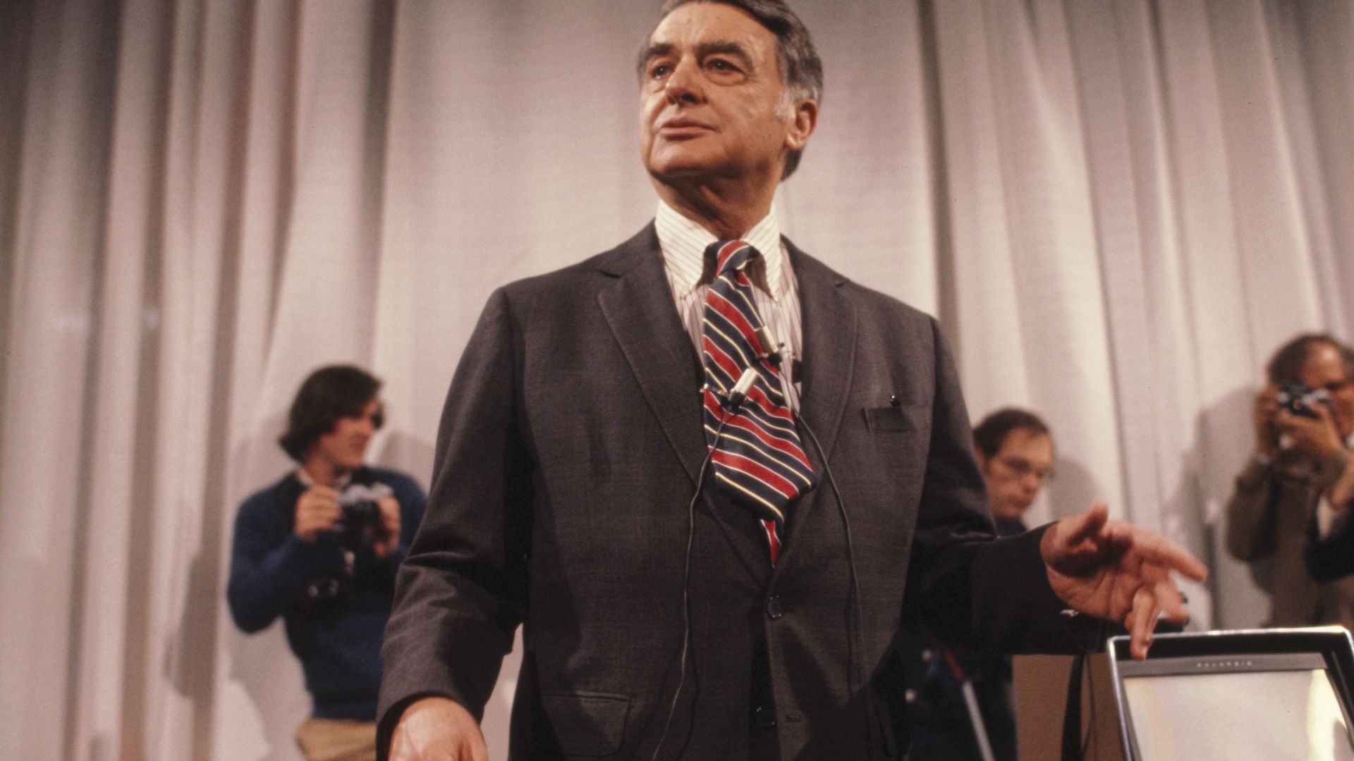 Title: Edwin H. Land, founder, Polaroid Corp. in 1937; developed lenses and 1-step photography
Creator(s): Gotfryd, Bernard, photographer
Date Created/Published: [1971]
Medium: 1 photograph : color transparency ; 35mm (slide format)
Reproduction Number: L