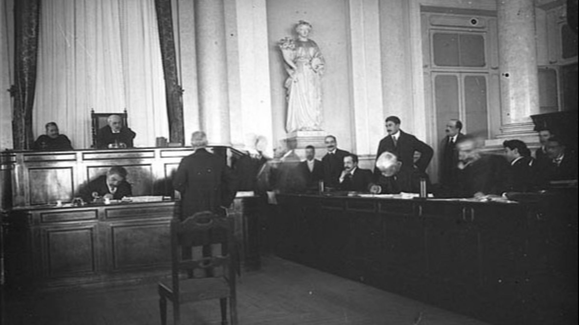 File:Tribunal (Portugal).jpg