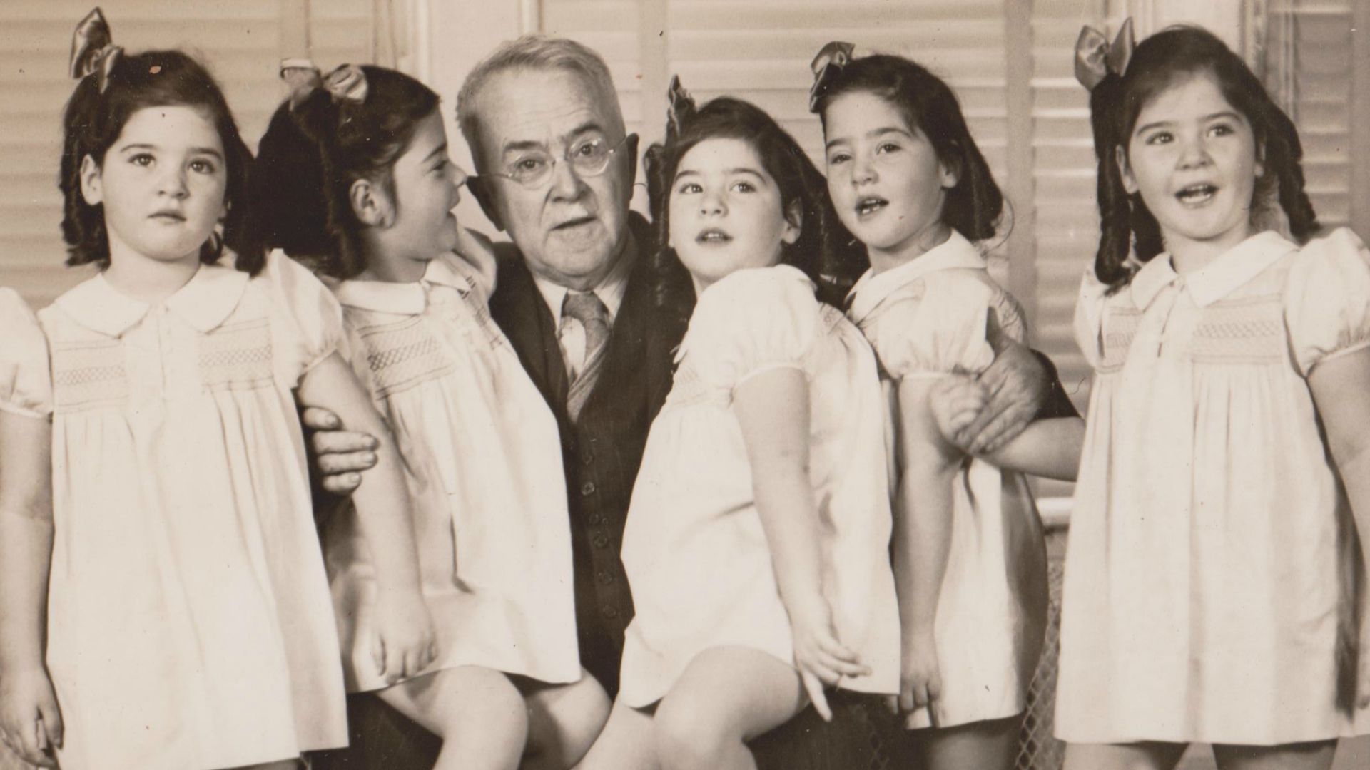 アラン・ロイ・ダフォーとディオンヌ五つ子姉妹