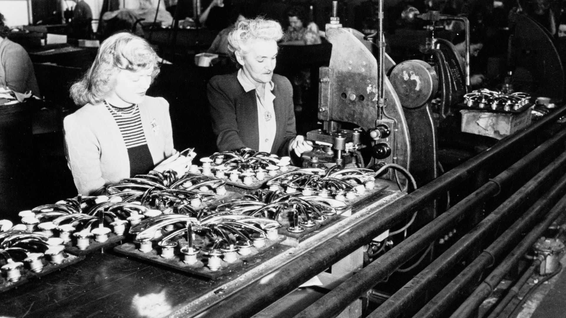 File:Diecasters - two female factory workers(GN15057).jpg