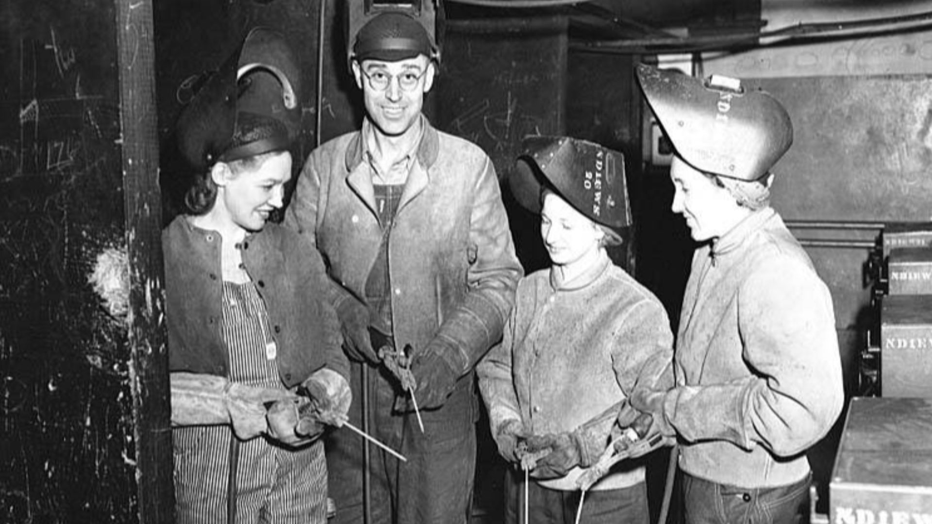 Factory workers, ca. 1945
Photographer: 
Clifford, Howard
Subjects (LCTGM):
Employees--Washington (State)
Industry--Washington (State)
Women--Washington (State)
Digital Collection: 
Society and Culture Collection
http://content.lib.washington.edu/socialwe