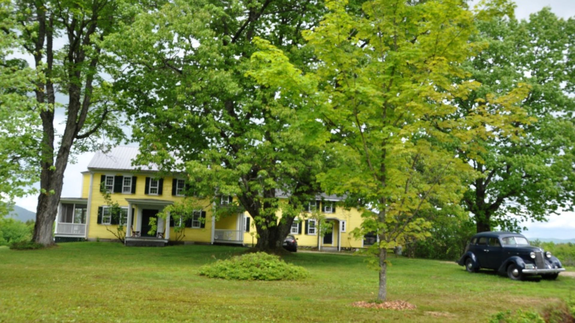 A house on Murray Hill Road in Hill, New Hampshire, part of the Murray Hill Summer Home District.






This is an image of a place or building that is listed on the National Register of Historic Places in the United States of America. Its reference numbe