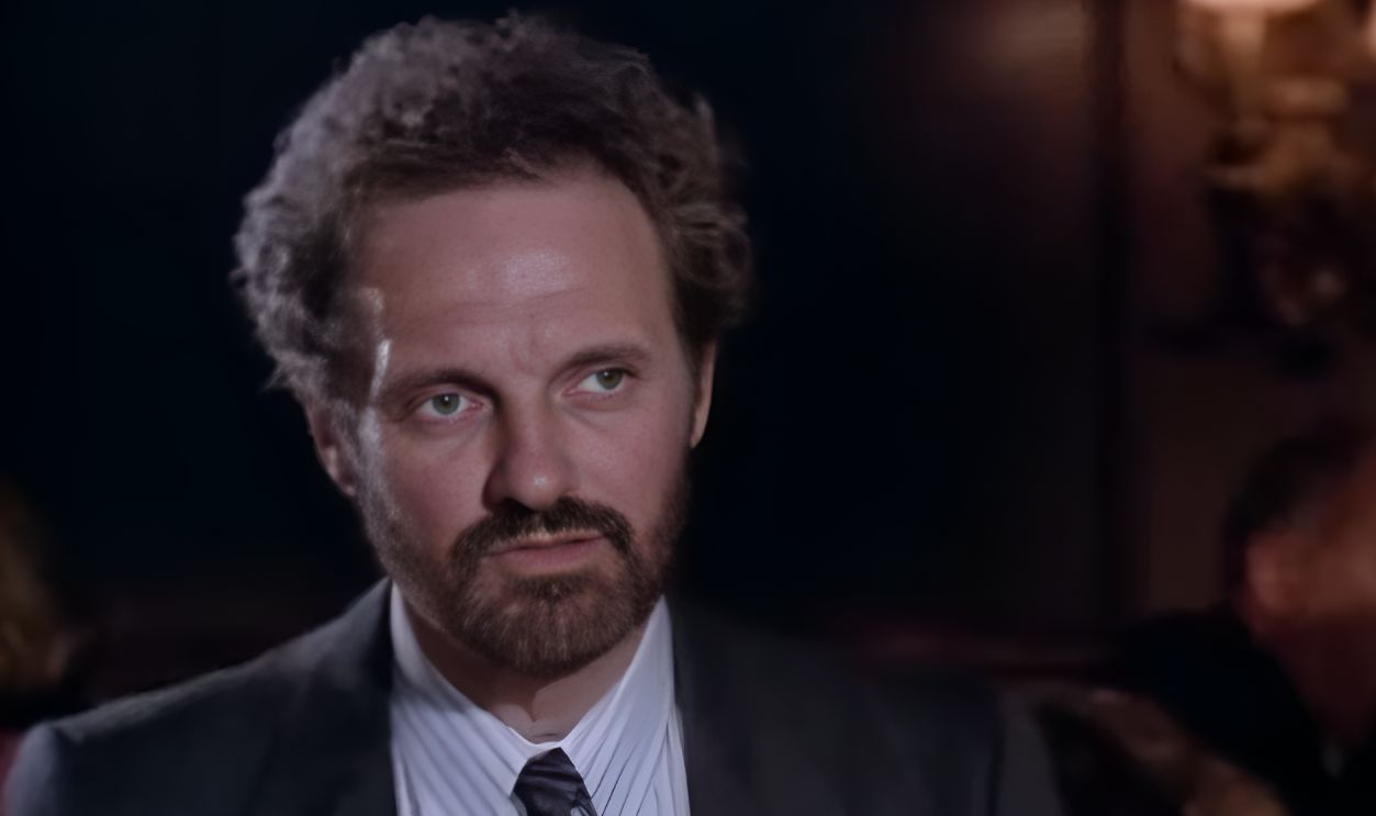 Screenshot from A New Life (1988)