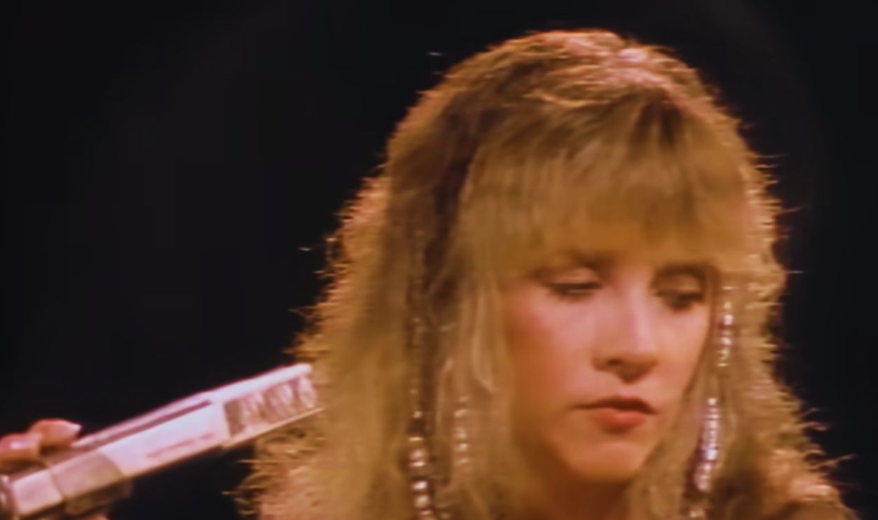 Screenshot from Stop Draggin' My Heart Around (1981)