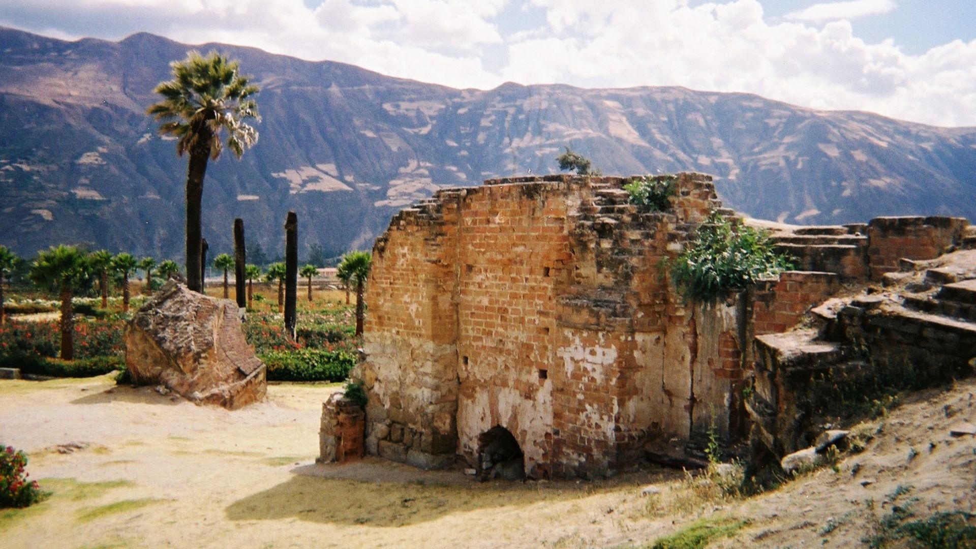 What remains of old Yungay's cathedral. August 2009.