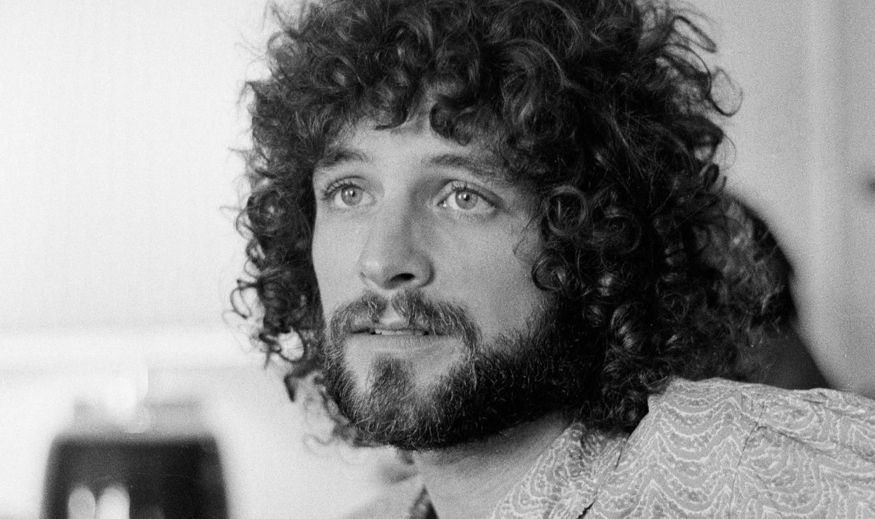 Lindsey Buckingham, a member of Fleetwood Mac, pictured at his rented house in Los Angeles. February 1977.