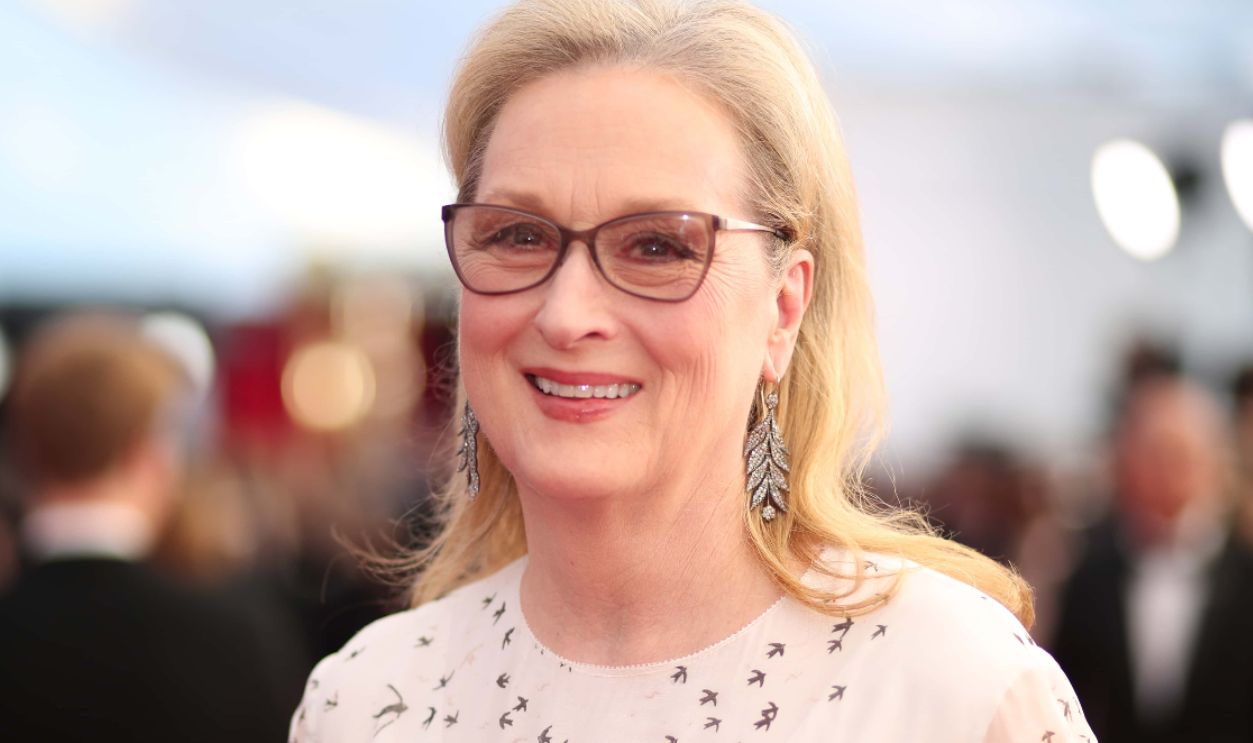 LOS ANGELES, CA - JANUARY 29: Actor Meryl Streep attends The 23rd Annual Screen Actors Guild Awards at The Shrine Auditorium on January 29, 2017 in Los Angeles, California. 26592_012