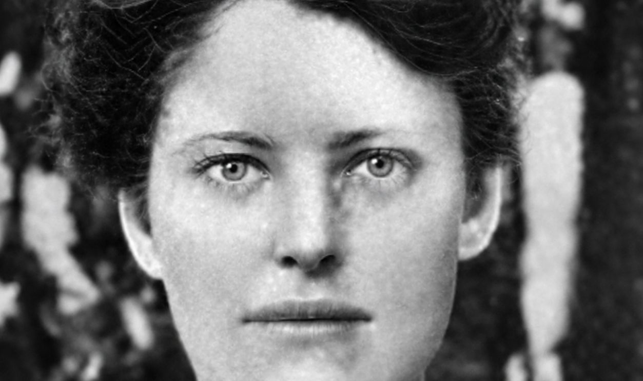 Retouched detail of an old photo first published in Germany in 1927 by the German-language tabloid newspaper Berliner Nachtausgabe and in France in 1929 in La Fausse Anastasie by Pierre Gilliard