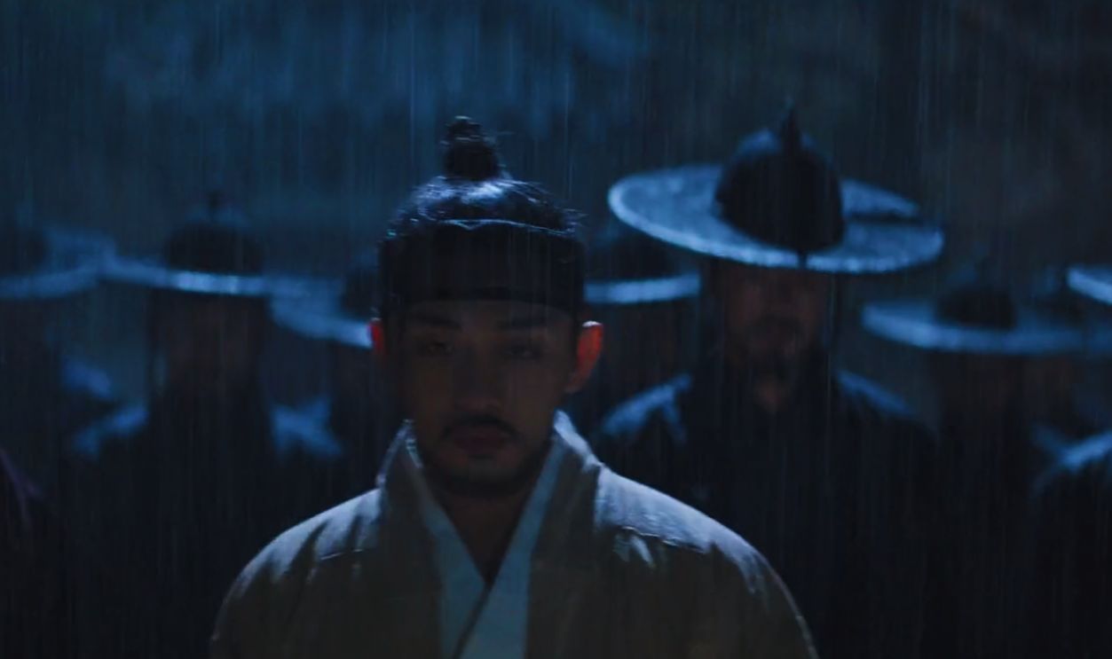 Screenshot from The Throne (2015)