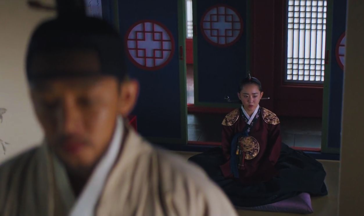 Screenshot from The Throne (2015)