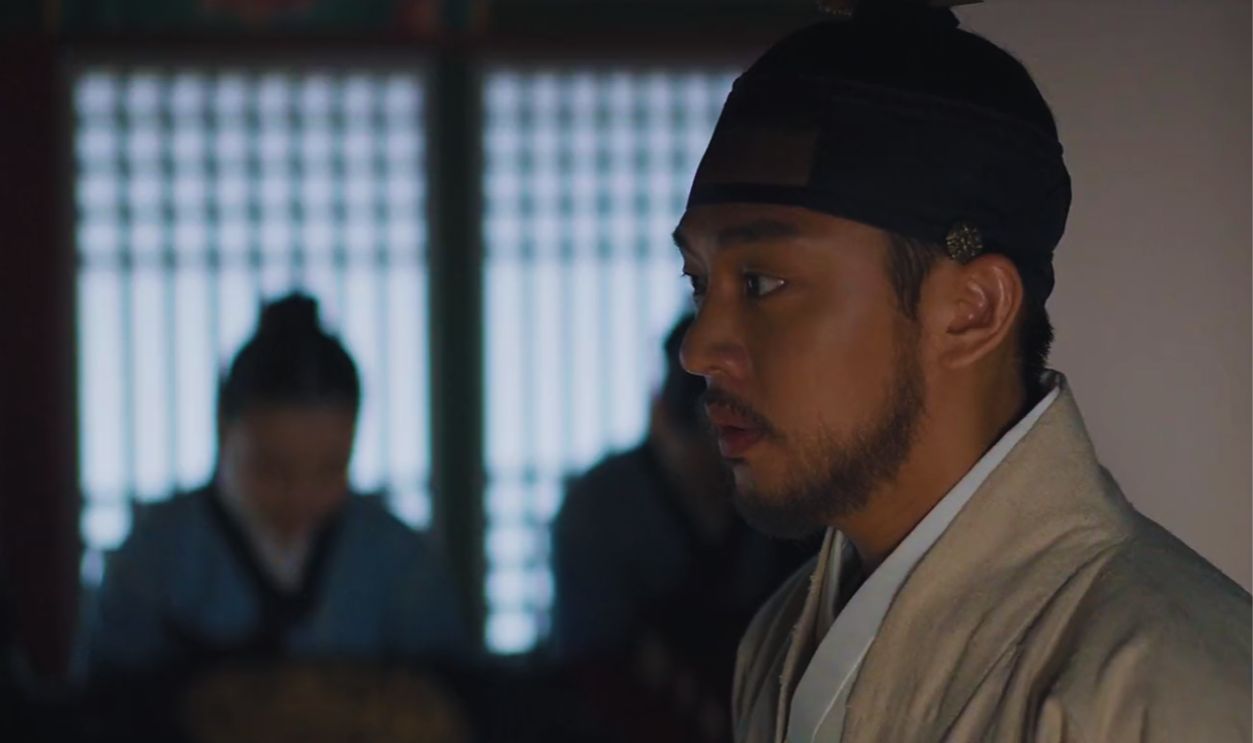 Screenshot from The Throne (2015)