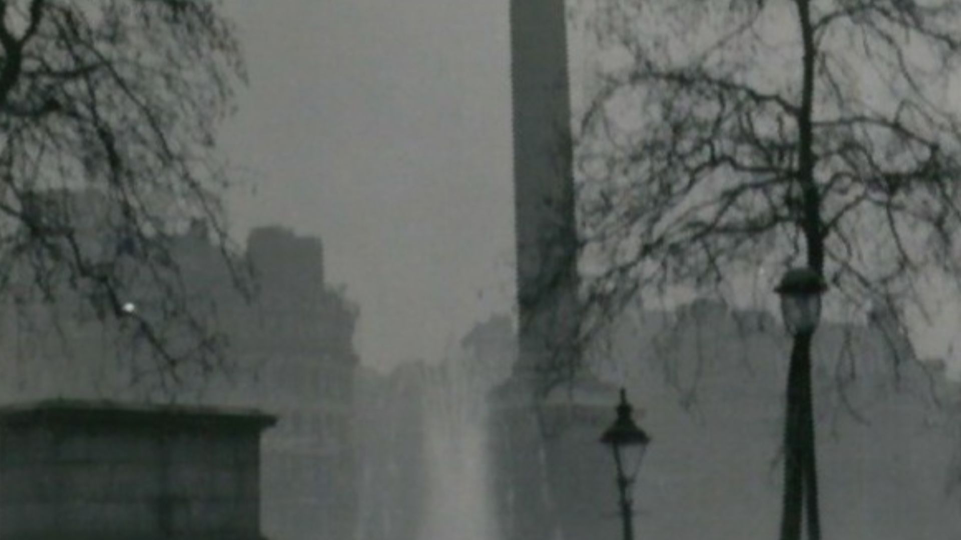 Nelson's Column during the Great Smog of 1952
Original description:
Nelson's Column in December.

Foggy Day in December 1952.