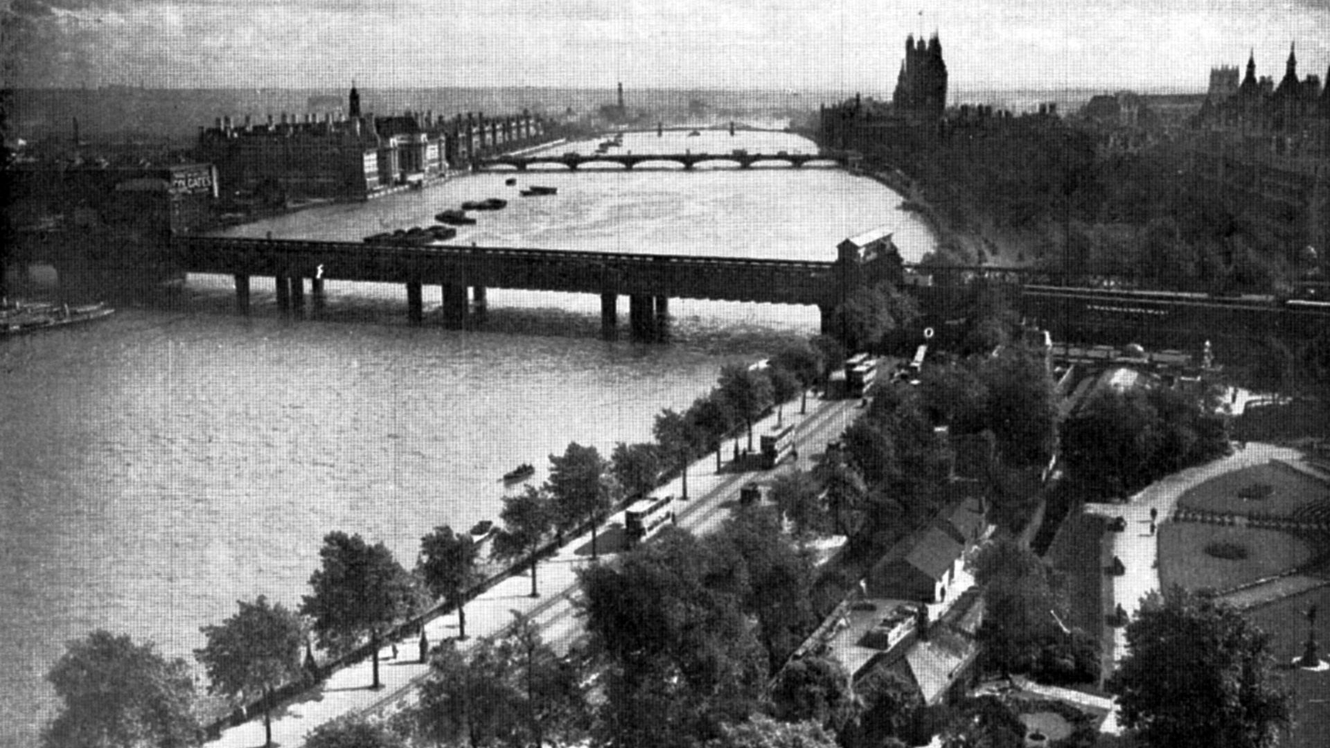 Victoria Embankment, London.