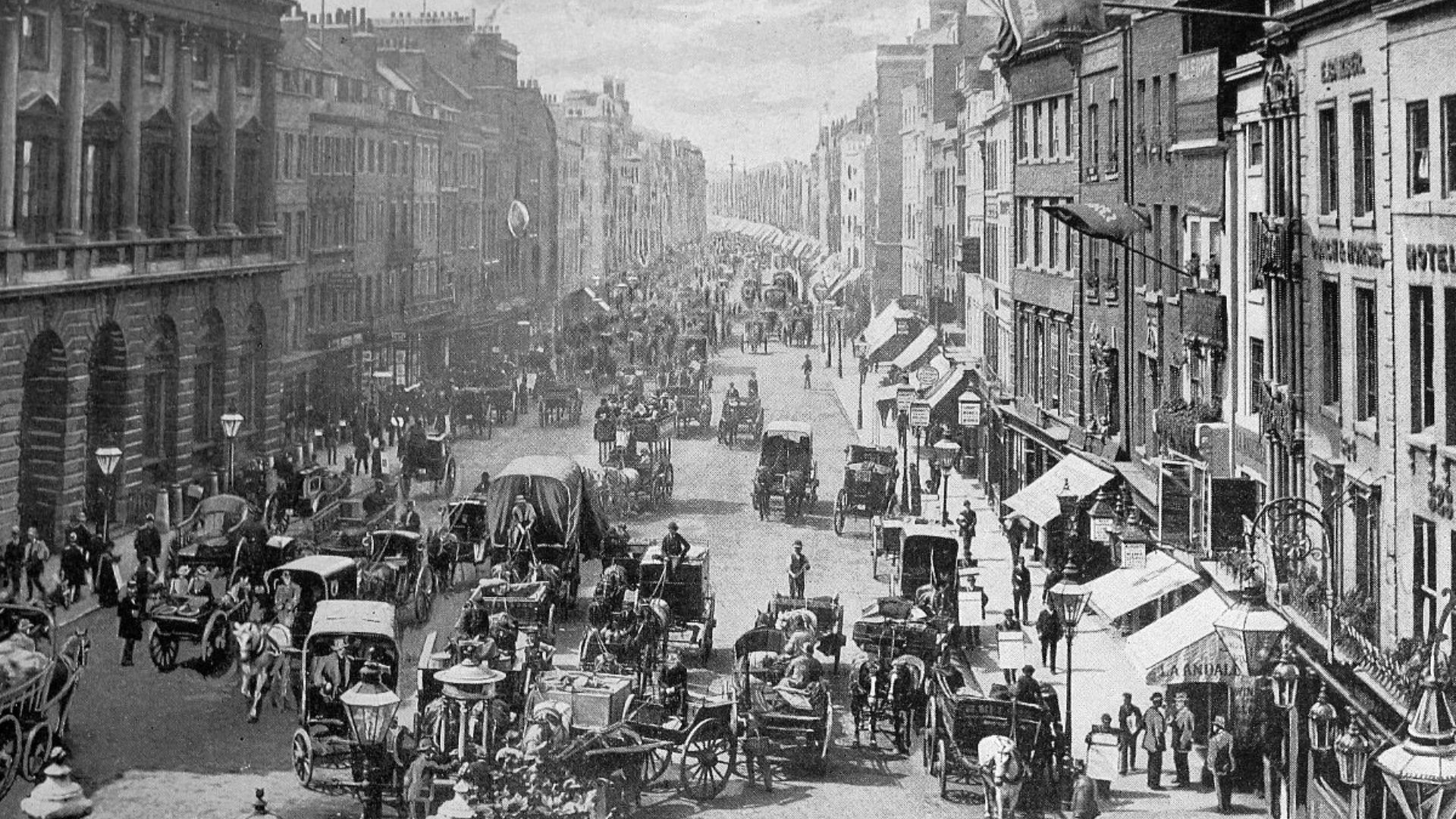 Traffic on the Strand, Westminster, London (late 19th century).