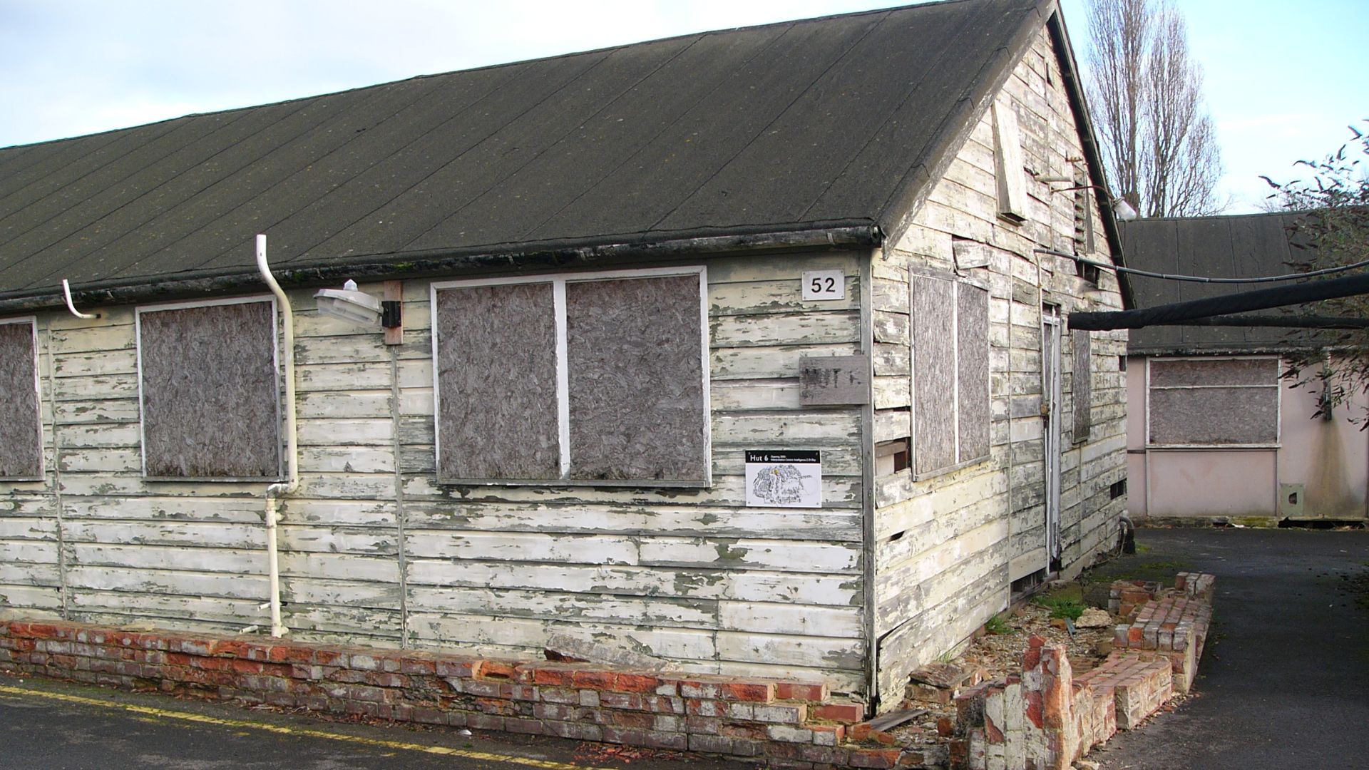 File:Hut6.jpg