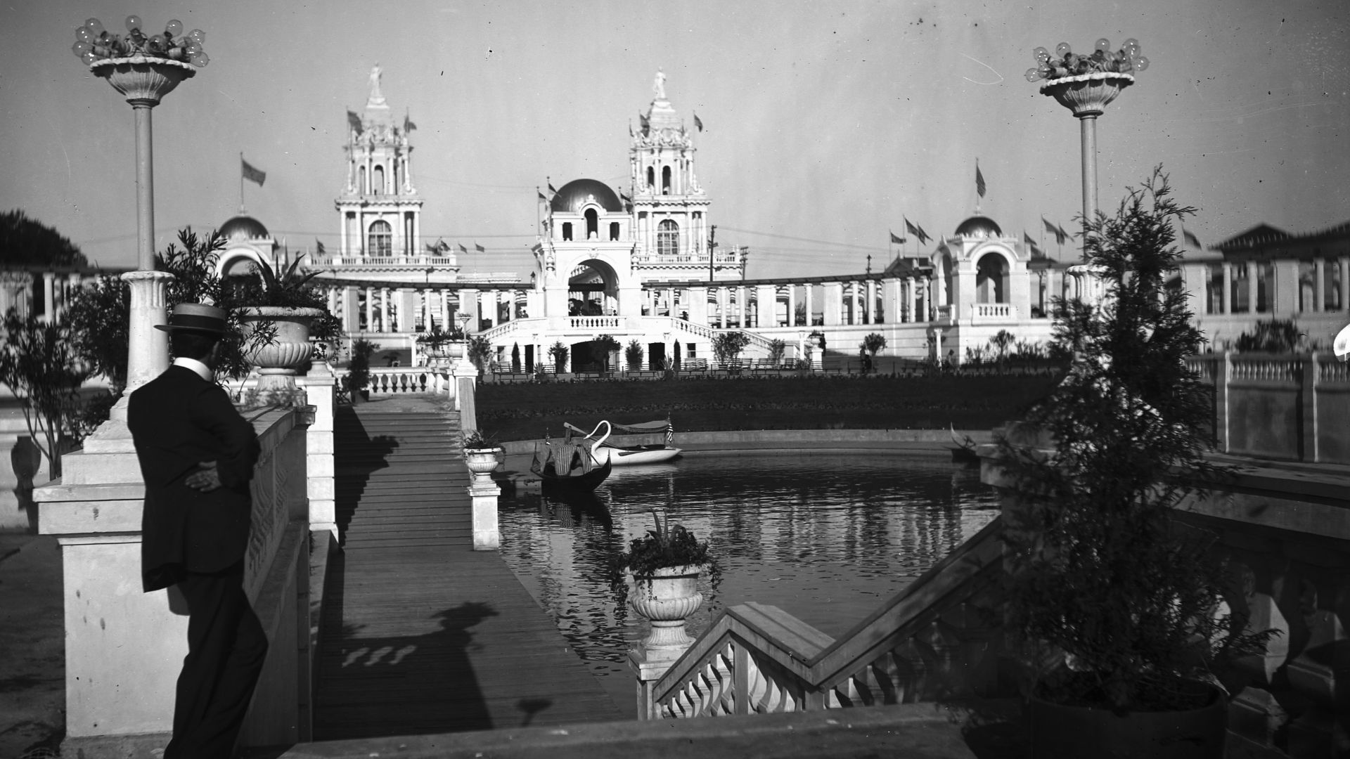 Description: At the Trans-Mississippi and International Exposition, Omaha, Nebraska, a visitor admires