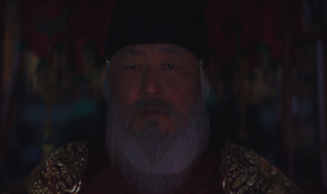 Screenshot from The Throne (2015)