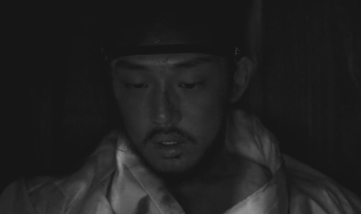Screenshot from The Throne (2015)