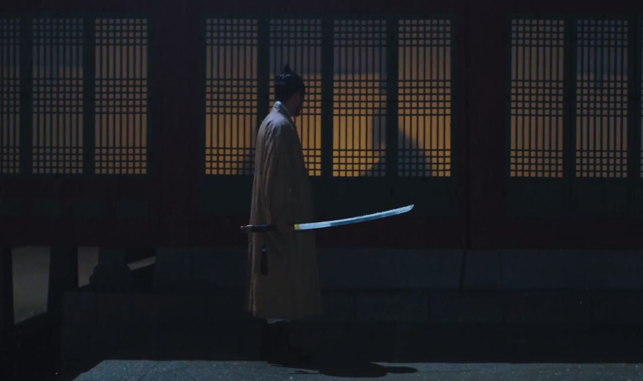 Screenshot from The Throne (2015)
