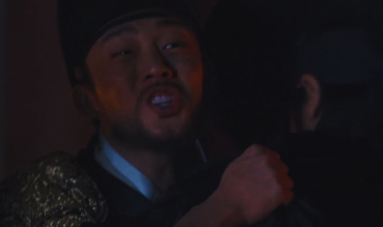 Screenshot from The Throne (2015)