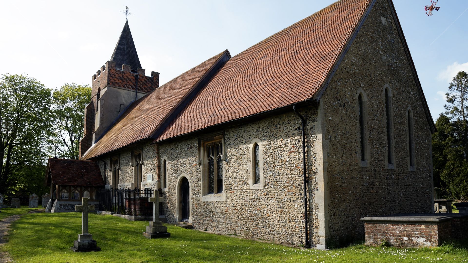 All Saints Church and chancel from the south-east of the churchyard at High Laver, Essex, England.Camera: Canon EOS 6D with Canon EF 24-105mm F4L IS USM lens.Software: RAW file lens-corrected, optimized and downsized with DxO OpticsPro 11 Elite, Viewpoint