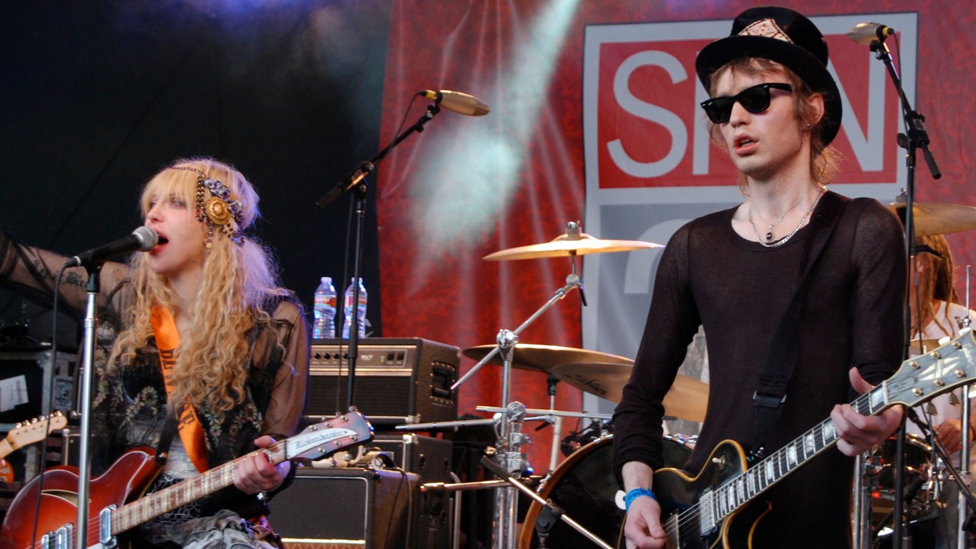 Hole performing at SXSW, 2010