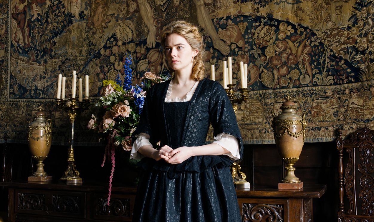 Screenshot from The Favourite (2018) 