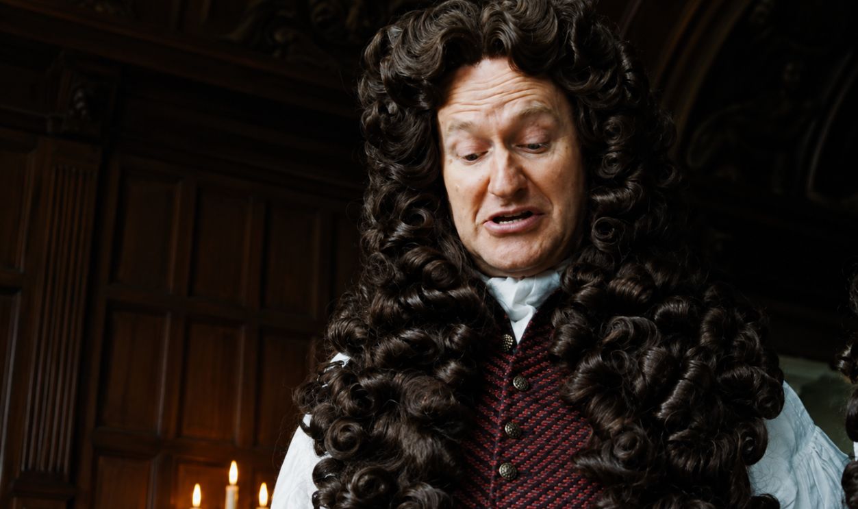 Screenshot from The Favourite (2018) 