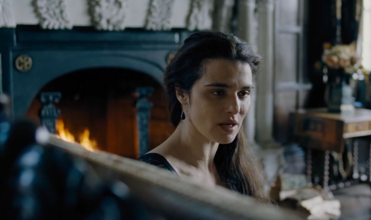Screenshot from The Favourite (2018)