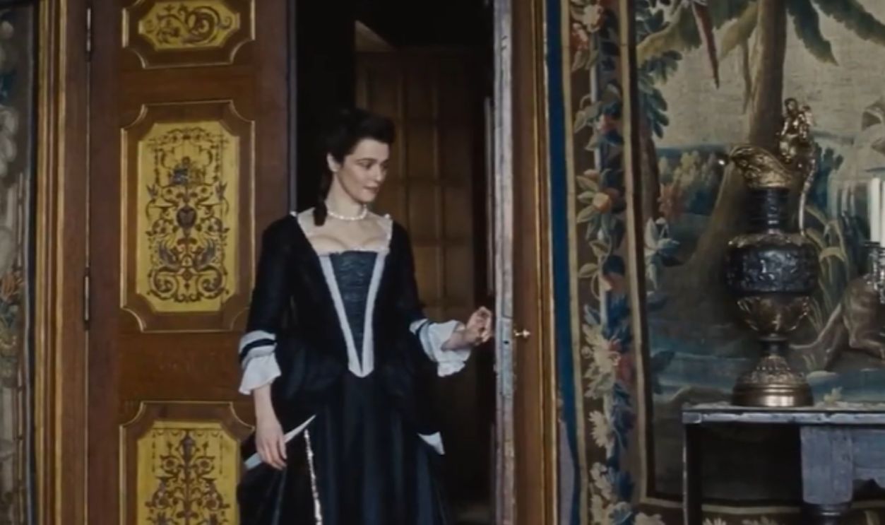 Screenshot from The Favourite (2018) 