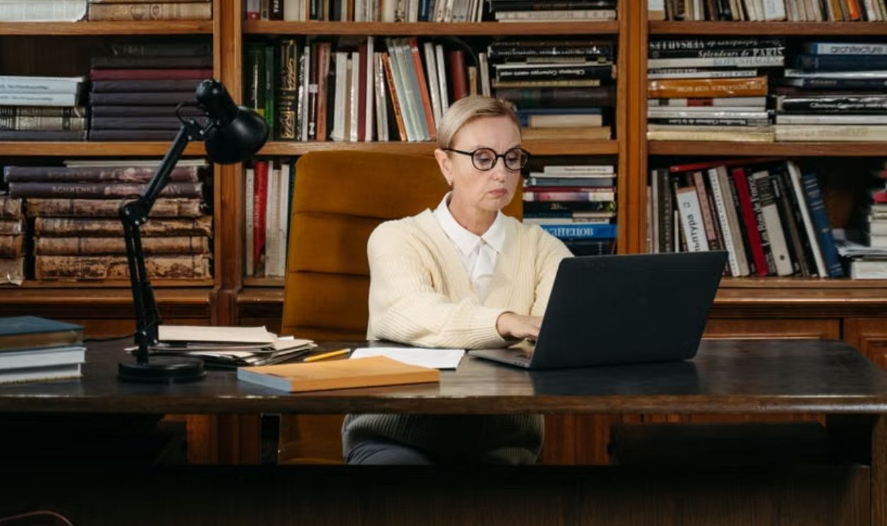 woman historian