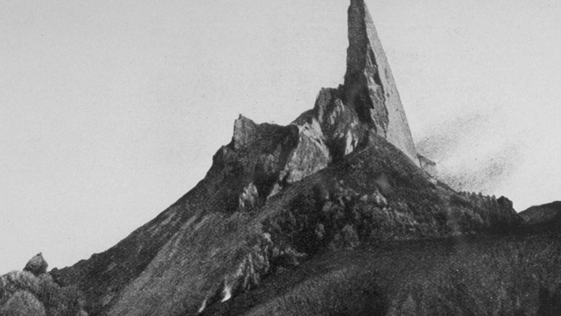 Mount Pelée lava spine near its peak height, with a smoothly extruded eastern side.