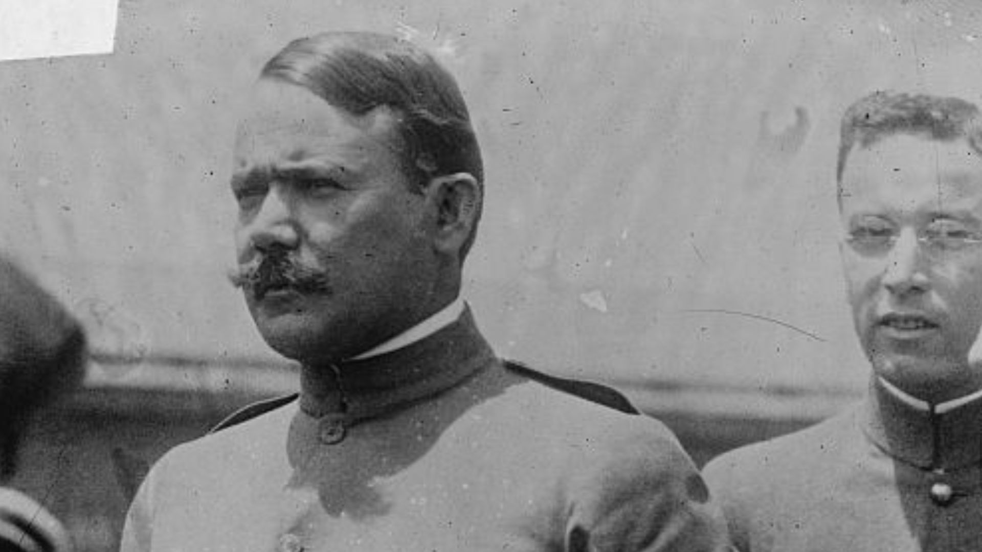 Bain News Service,, publisher.
Gen. Obregon & Gen. Serrano
[between ca. 1915 and ca. 1920]
1 negative : glass ; 5 x 7 in. or smaller.
Notes:
 Title from unverified data provided by the Bain News Service on the negatives or caption cards.
Forms part of: Ge