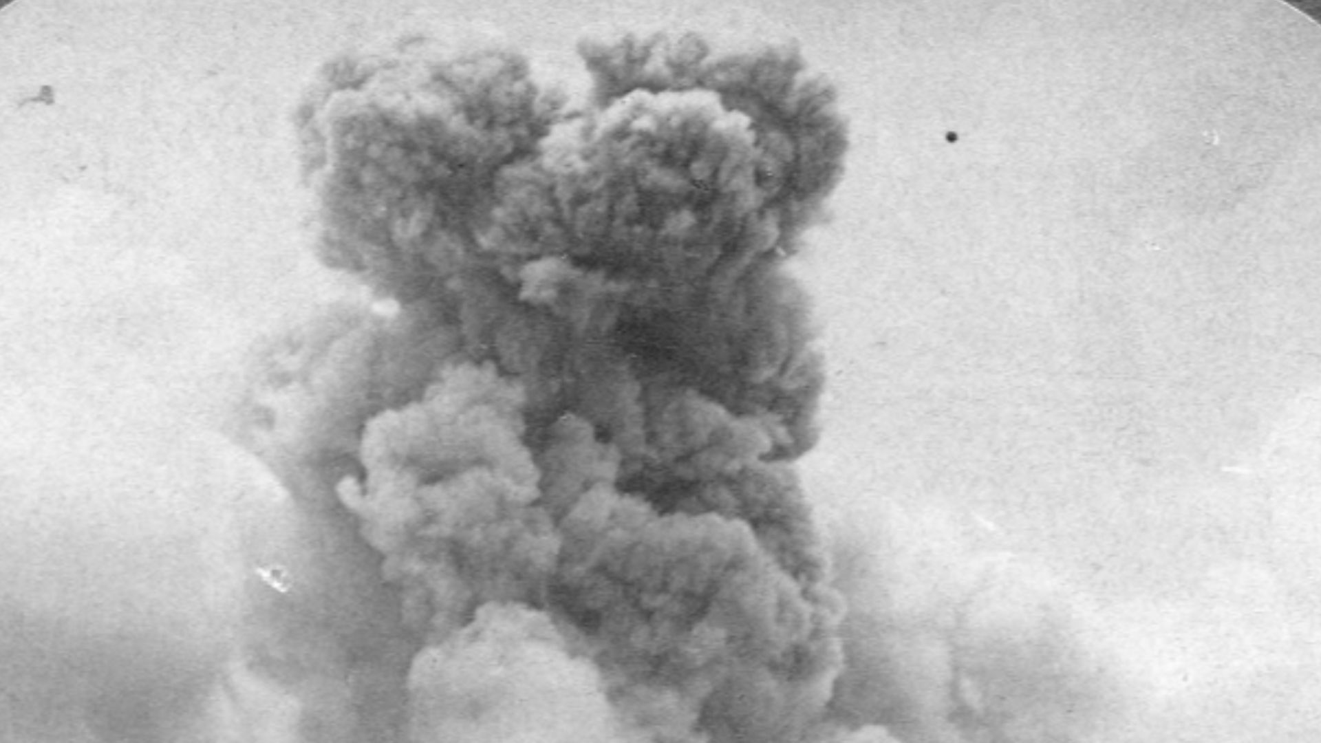 Title: A terrible volcanic explosion - Mont Pelee in Eruption, June 1902, Martinique.
Contributors: Underwood & Underwood (publisher)
Date: 1902
Part Of: http://digitalcollections.smu.edu/cdm/search/collection/bml
Place: Saint-Pierre, Martinique
Physical 