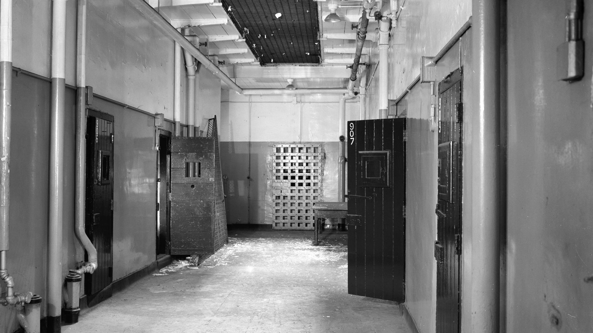 Philadelphia County Prison (Moyamensing Prison) Philadelphia PA. First Floor Corridor in Cell Block. From LOC Historic American Buildings Survey (HABS) PA-1097, Control Number: pa1056. Jack E. Boucher, photographer (July 1965).