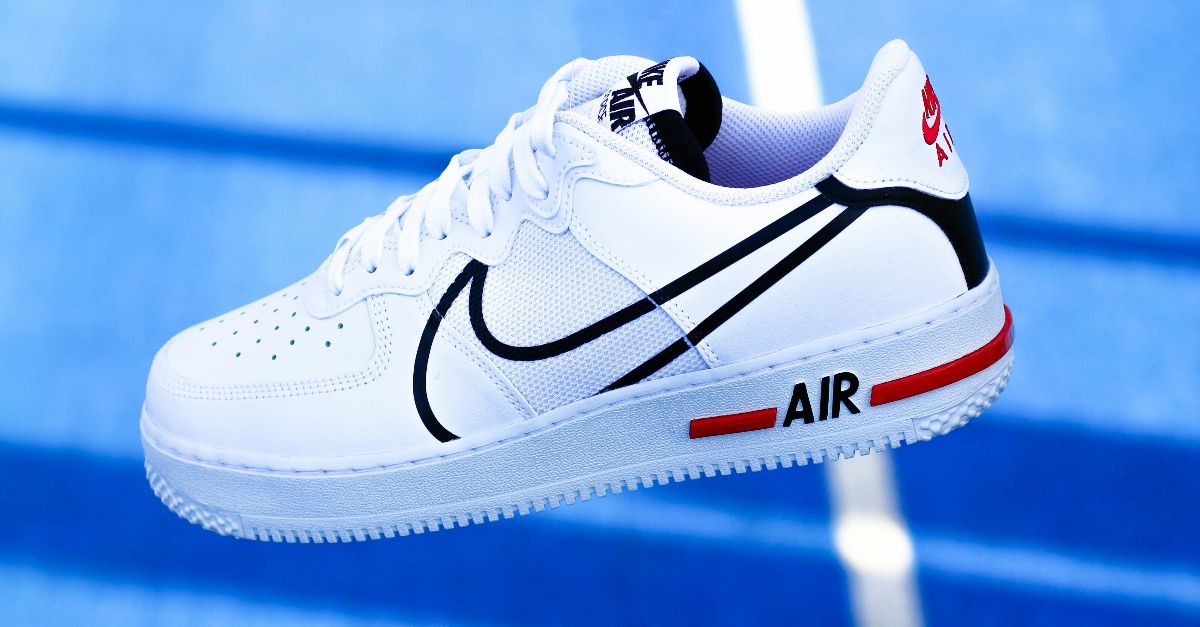 white nike air force 1 low