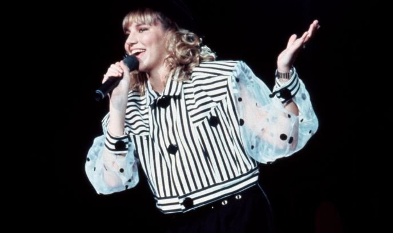 (MANDATORY CREDIT Ebet Roberts/Getty Images) UNSPECIFIED - JANUARY 01: Photo of Debbie GIBSON (