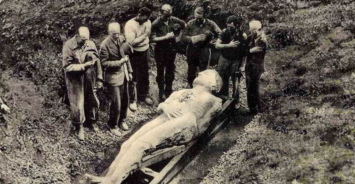 Excavation of the "Cardiff Giant" in 1869