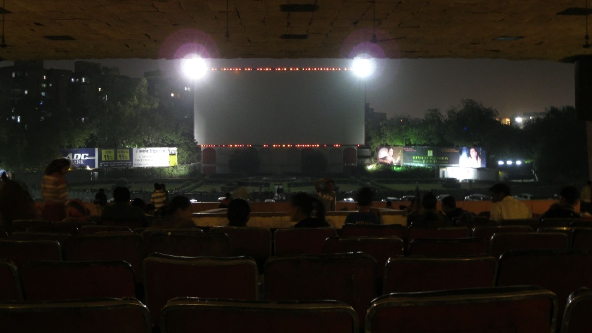 Sunset Drive-in, an open Air Cinema with the largest screen in Asia, is located at Ahmedabad. It is first of it's kind which can room about 665 cars at a time. More than 6000 people can enjoy watching movie at a time.
Started on September 6th 1973, the fi