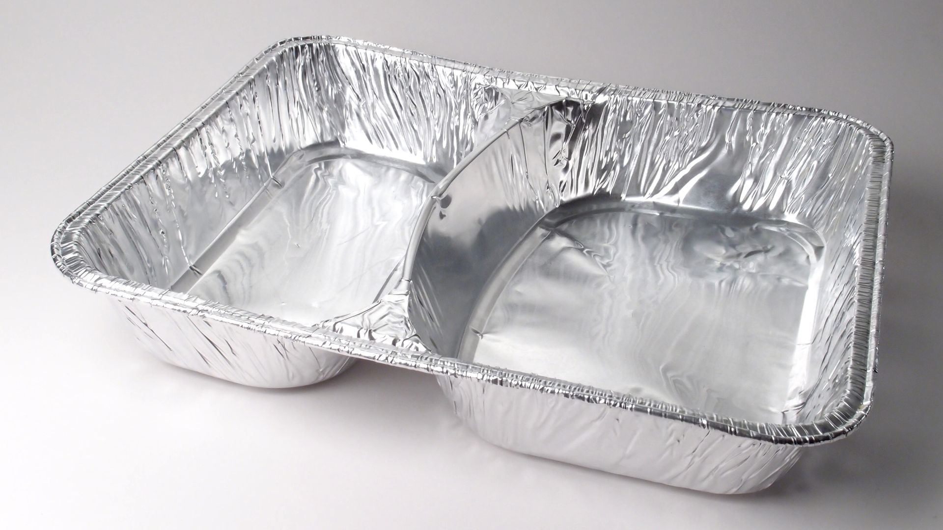 Take-out food tray made from aluminium, size 227×117 mm.