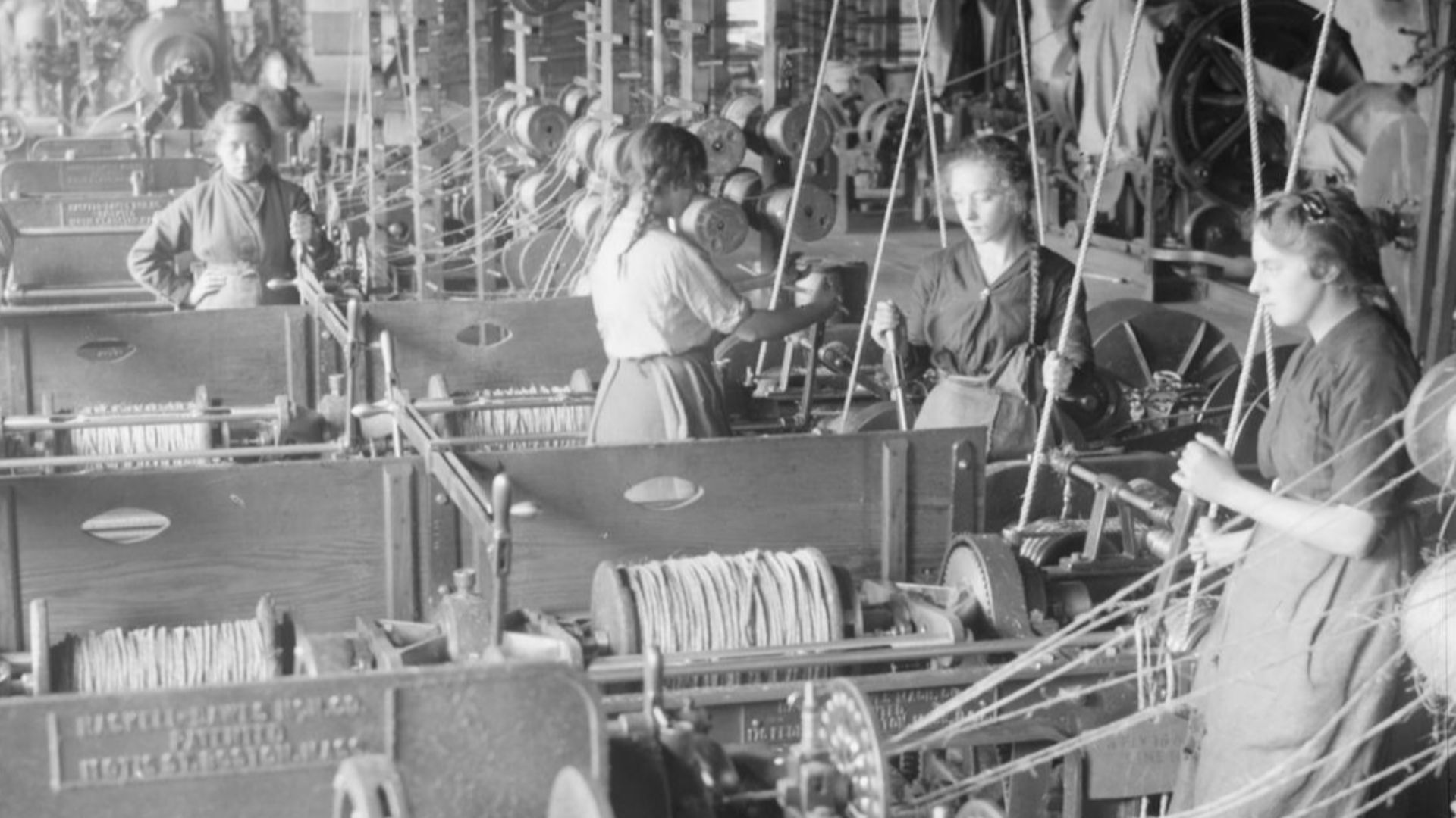 The Employment of Women in Britain, 1914-1918
Female workers operating rope laying machines in a Scottish rope factory, November 1918.