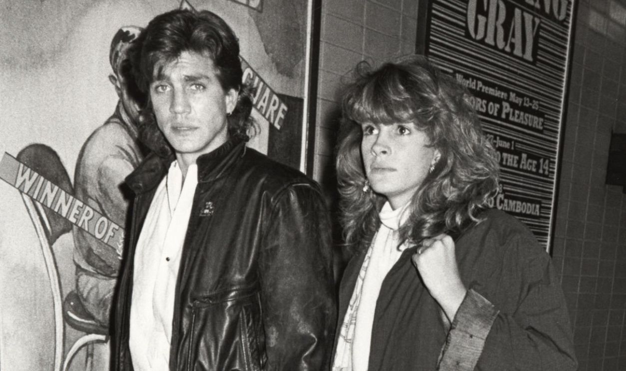 Eric Roberts and Julia Roberts at the Baronet Theater in New York City, New York